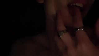 [BL] It is said to lick a finger, and a handsome member of society who is licking