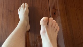 Sexy male feet
