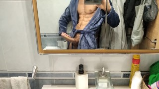 🇦🇷🇻🇪🇪🇨Madurito con Cuerpo Bonito y Enorme Verga Descarga una CORRIDA MASIVA!