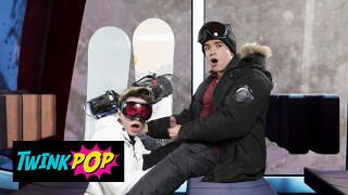 TWINKPOP – Jordan Lake Sucks Maverick Sun Under A Blanket And Finally They Fuck Doggystyle